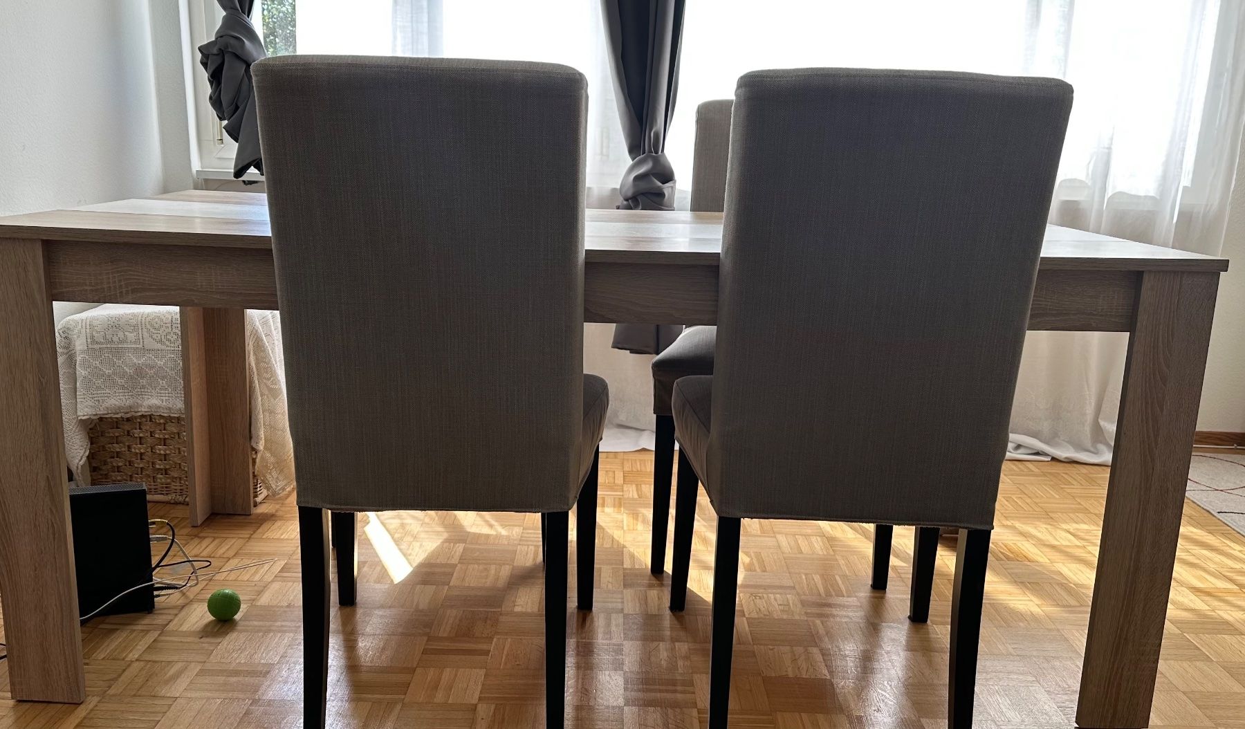 Sedie: Esszimmer Tisch und Stühle – Usato da Rümlang venduto da PixelPoet456