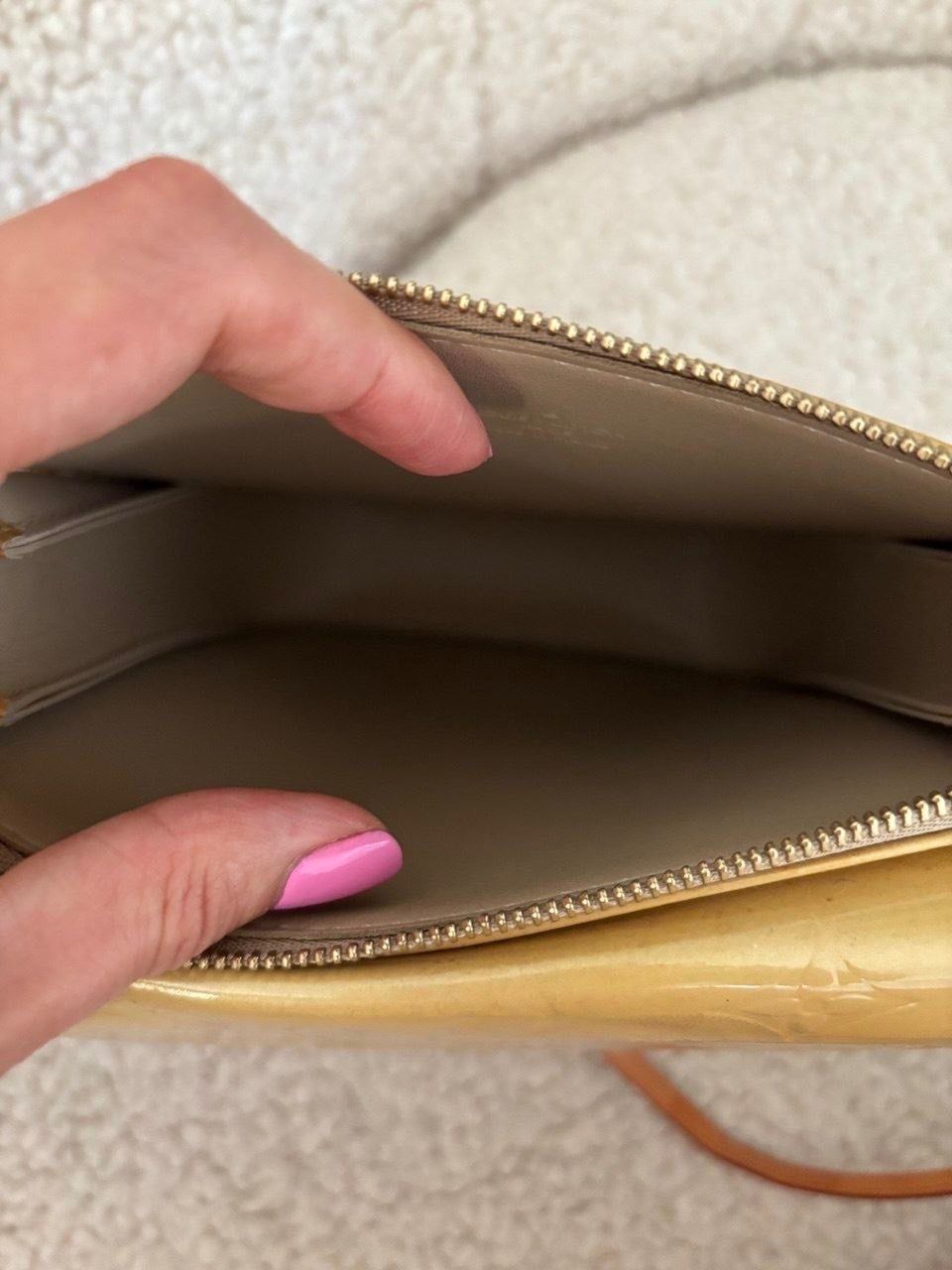 Louis Vuitton Taschen für Damen: Louis Vuitton Vernis Tasche – Gebraucht aus Bern von ViksiBash 4