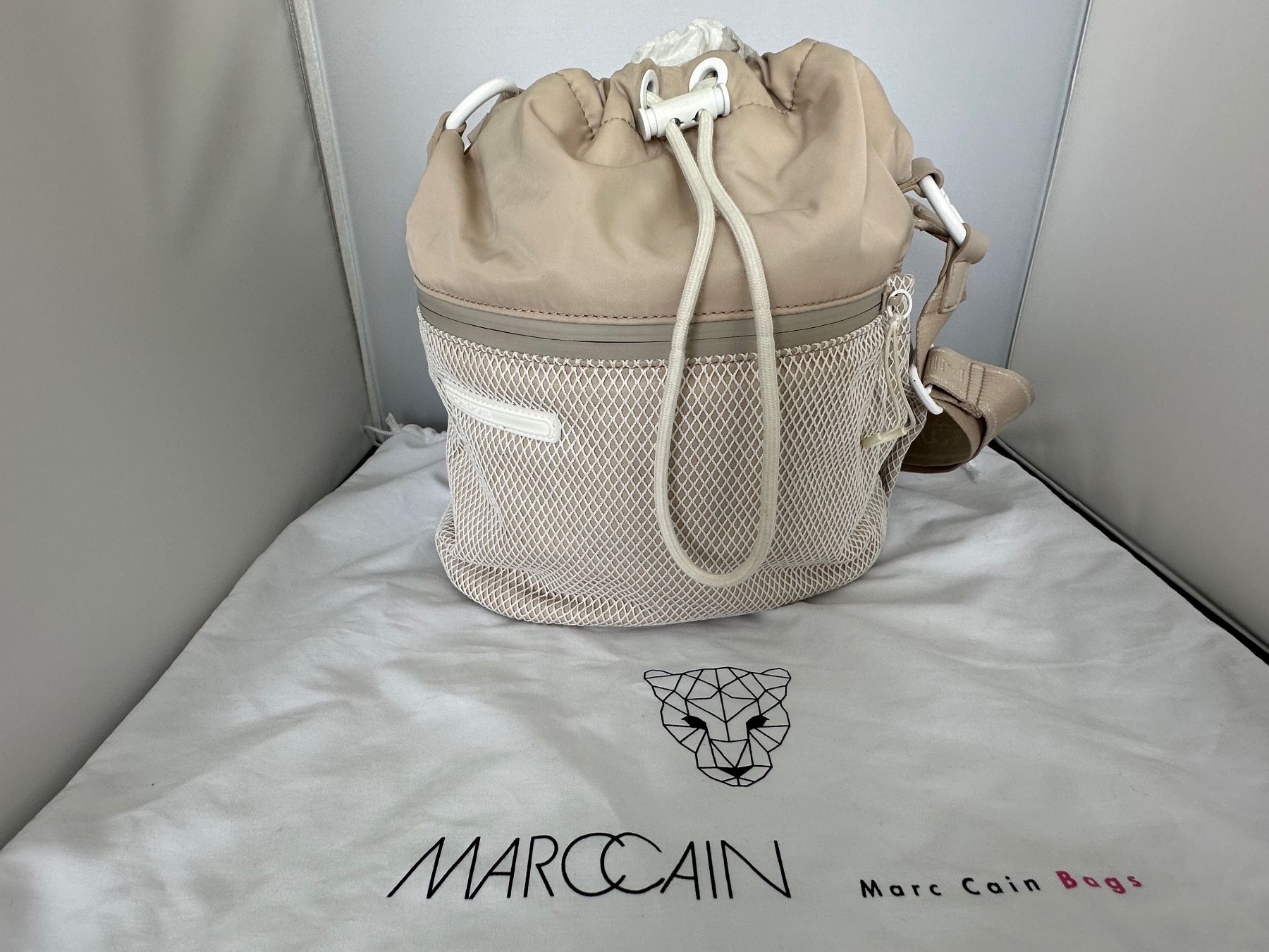 Marc Cain Borse da donna: Beuteltasche von Marc Cain – Usato da Agno venduto da Gabibon
