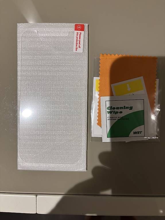 Retouches de peinture & films: 2 Stück Panzerglas for iPhone 6.1-Inch / iPhone 15 – Neuf (Voir description) à Thun par Globi55