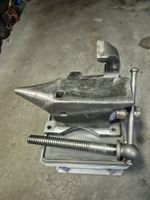 Kleiner Amboss mit Schraubstock Backenbreite 80 mm