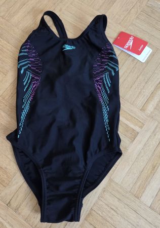 neues, sportliches Badekleid von Speedo - Gr. 110/116