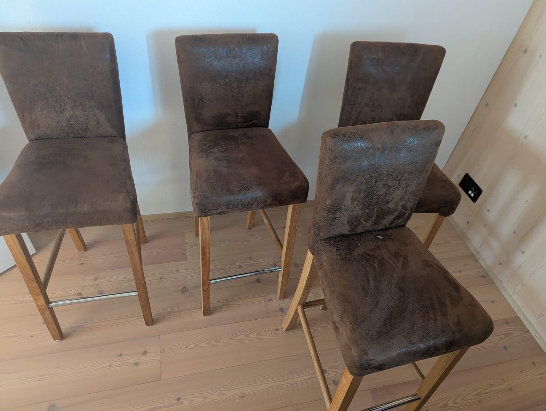 Jysk Set de table et chaises: JYSK HAGE Bartisch aus Eiche mit 4 Barstühlen – D'occasion à Winterthur par mtorte 3