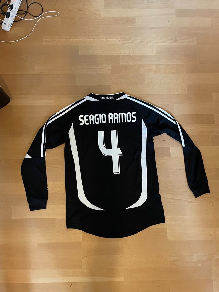 Adidas Canottiere & Pantaloni: Real Madrid trikot Sergio Ramos replica – Usato da Zürich venduto da Alpina10 1