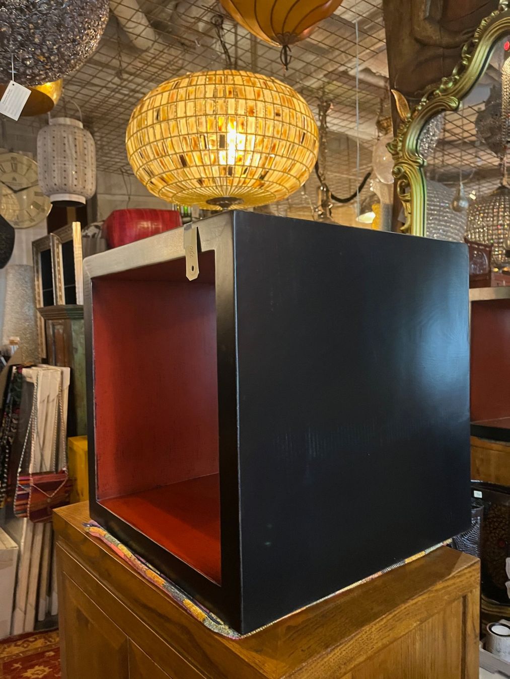 Tische: Moderner Cube Tisch zweifarbig | LIQUIDATIONSVERKAUF – Neu (gemäss Beschreibung) aus Zürich von Hnikbay 1
