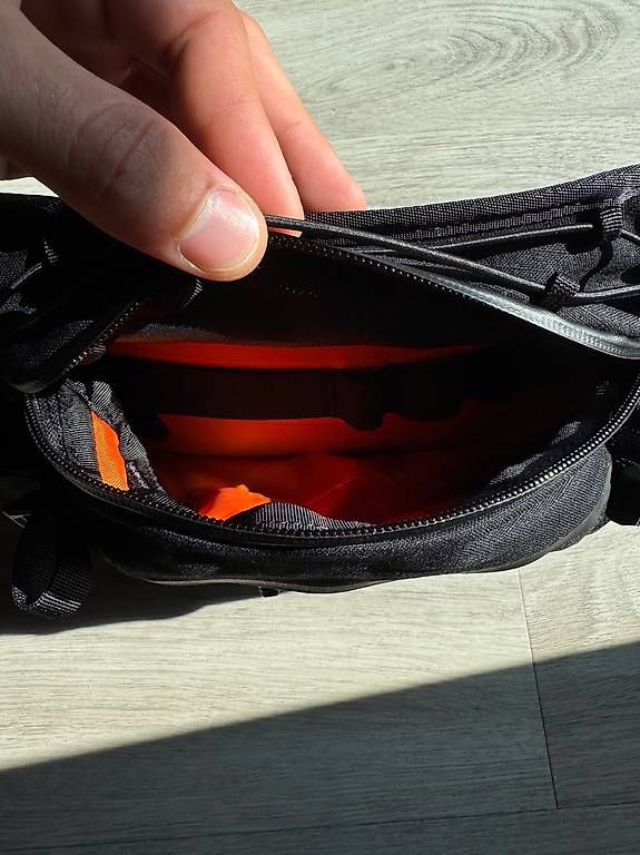 Taschen: Rapha Trail Hip Pack / Bauchtasche  Schwarz – Neu und originalverpackt aus Escholzmatt von sev_km8y 2