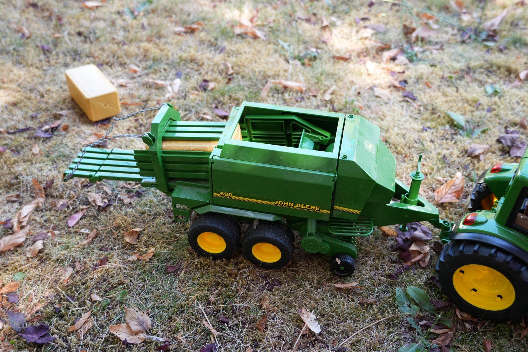 Bruder Spielzeuge: Bruder John Deere Ballenpresse – Gebraucht aus Murten von K.Luethi 4