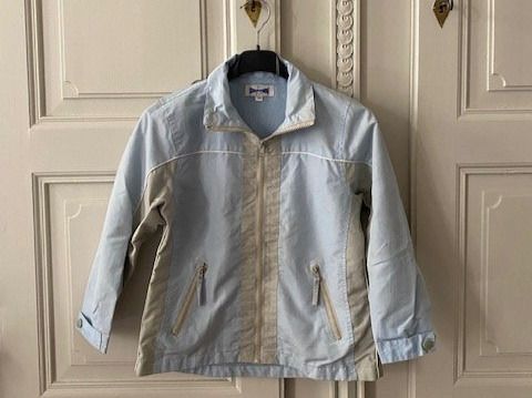 Lotti di vestiti: Fleece Jacke und Regenjacke 128 – Usato da Fribourg venduto da geraldine132 2