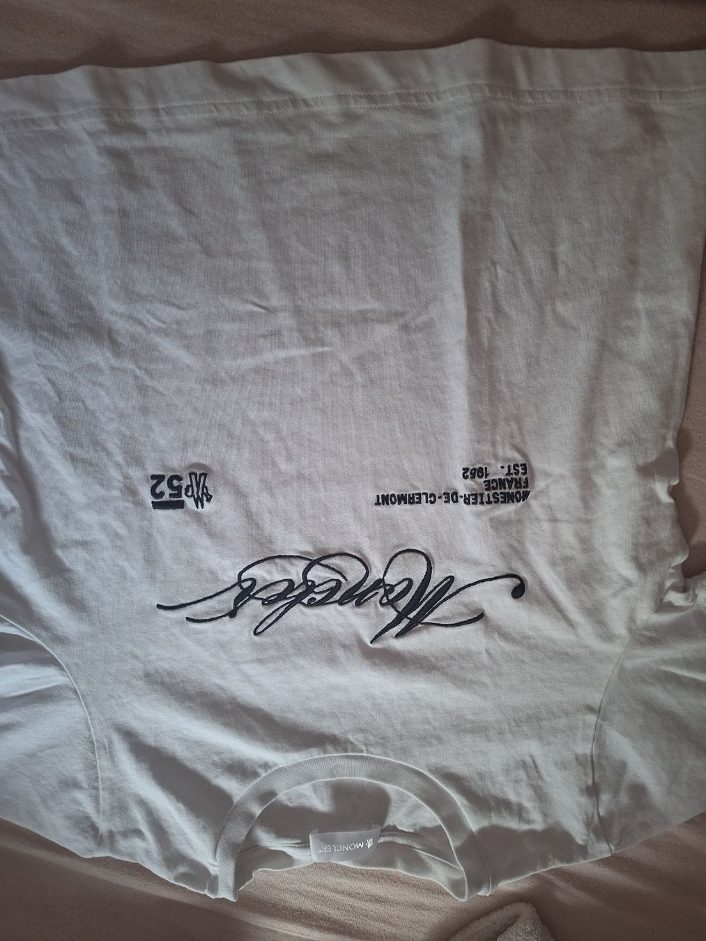 Moncler T-shirts: moncler – Neuf (Voir description) à Rovio par pri_ml8y