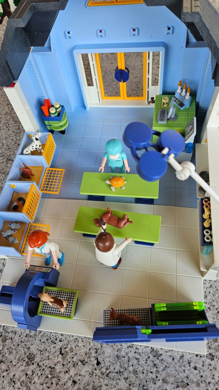 Playmobil Jouets: Playmobil Clinic – D'occasion à Trachslau par Daniel12766