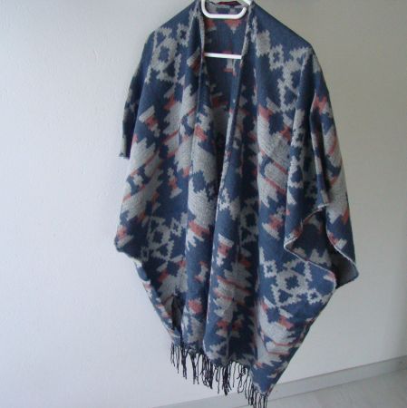 Poncho Damen Muster blau grau rosa Grösse One Size