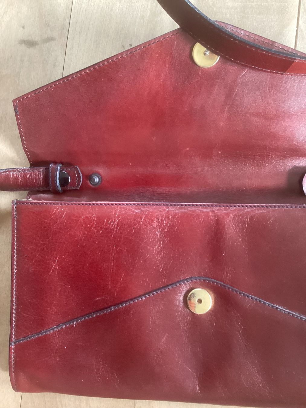 Taschen für Damen: Ledertasche in dunkelrot – Neu (gemäss Beschreibung) aus Muttenz von rob_sc8s 1