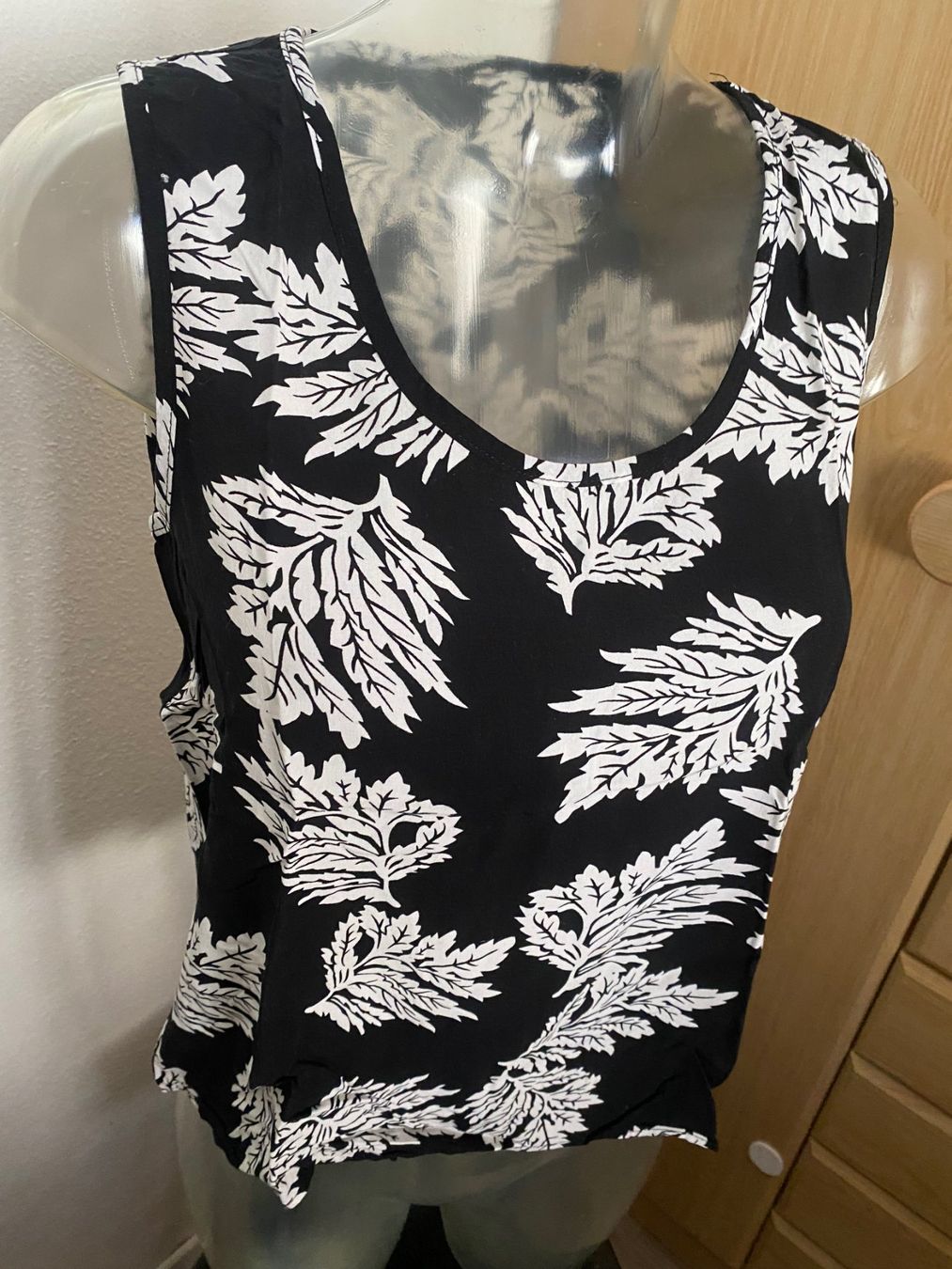 Top: TOP mit Muster  schwarz-weiss – Usato da Allenwinden venduto da Obalu 1