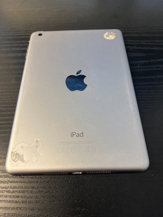 Apple Tablet PC: iPad mini 3 Schwarz 16 GB Displaybruch#9 – Usato da Rotkreuz venduto da Quickseller-Pro 2