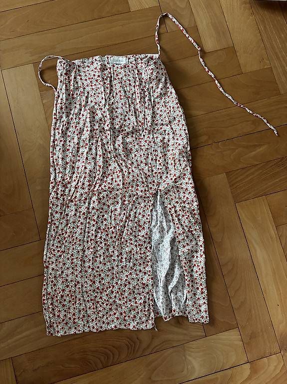 Gonne: Samtrock von ese O ese, Gr. S, mit Blumendesign – Usato da Bern venduto da saeruhb