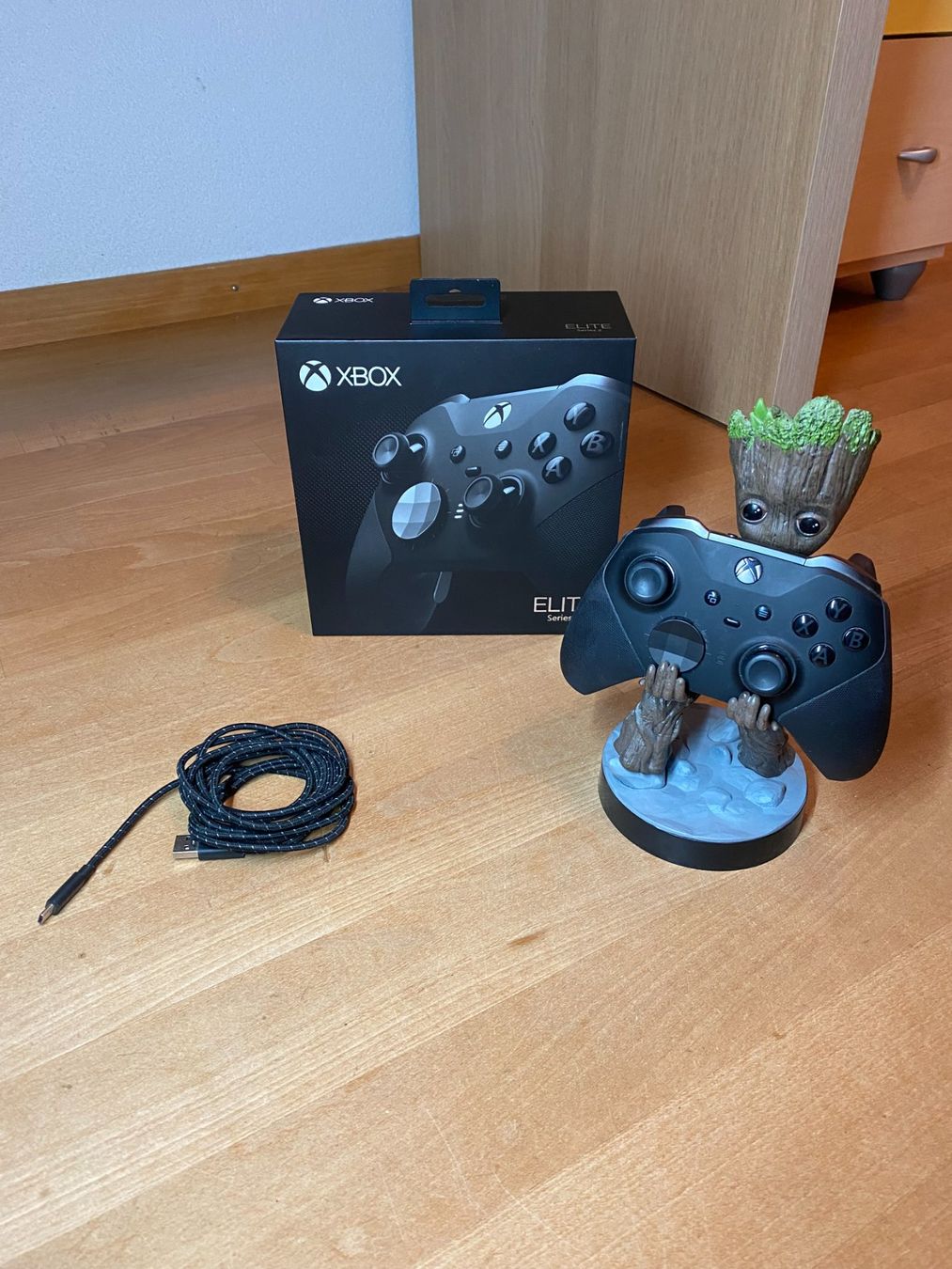 Microsoft Controller: XBOX ELITE Series 2 Controller + Groot als Controllerhalter – Usato da Netstal venduto da nandogarcia