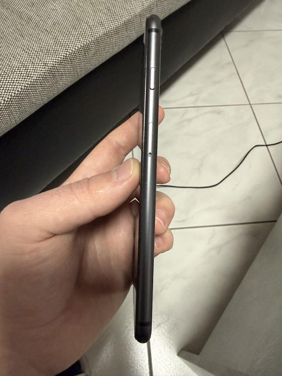 Apple Telefoni cellulari / Smartphones: iPhone 8 Plus 256Go Black – Usato da Payerne venduto da Kikas 4