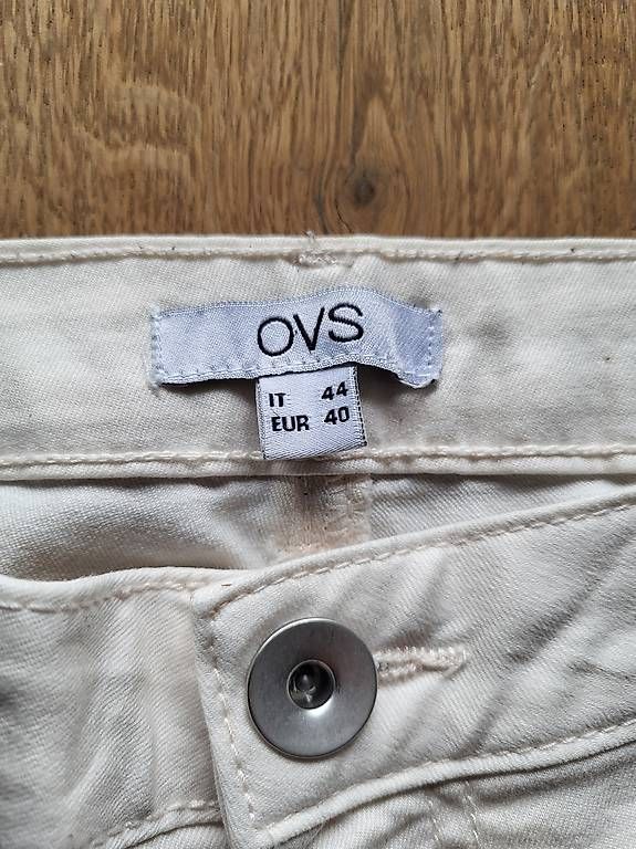 Pantaloni: Pantalon femme – Usato da Ecuvillens venduto da loloall 1