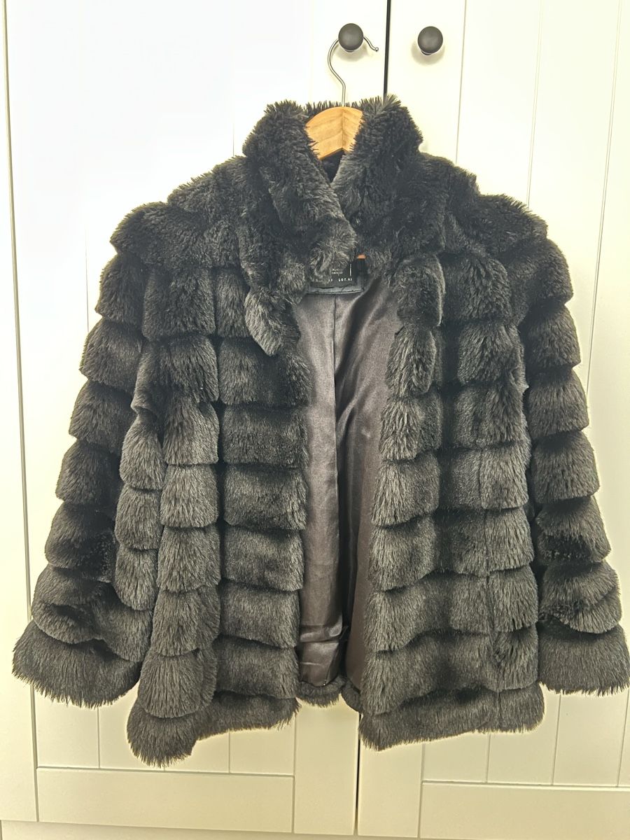 Guess Giacche: Guess Jacke – Usato da Zürich venduto da TinaRozic 1