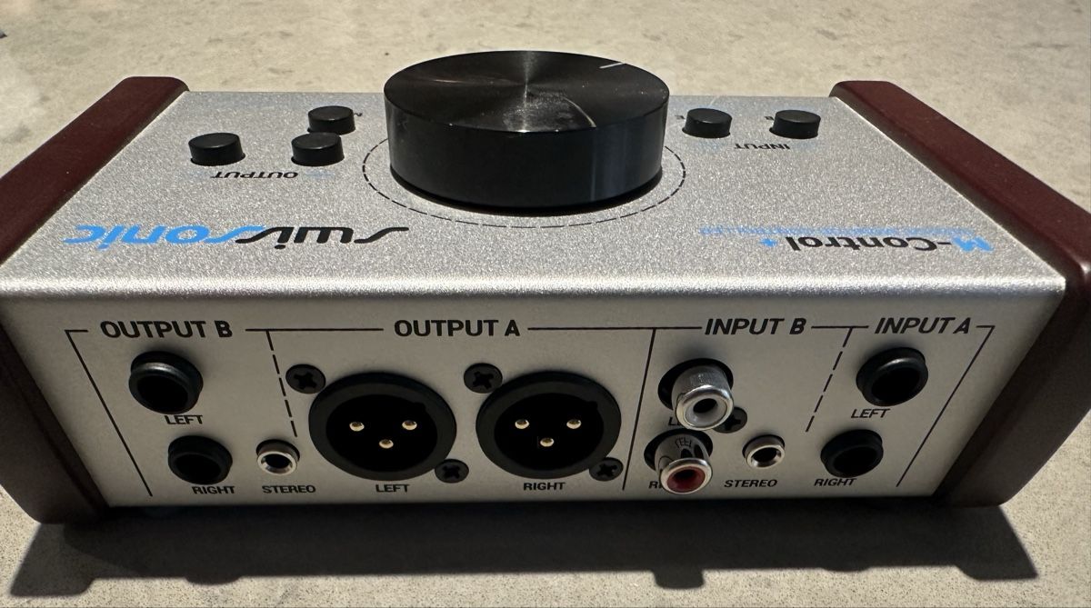 Console di mixaggio: Swissonic M-Control + passive audio monitor controller – Nuovo e nell'imballaggio originale da Russin venduto da applenic 1