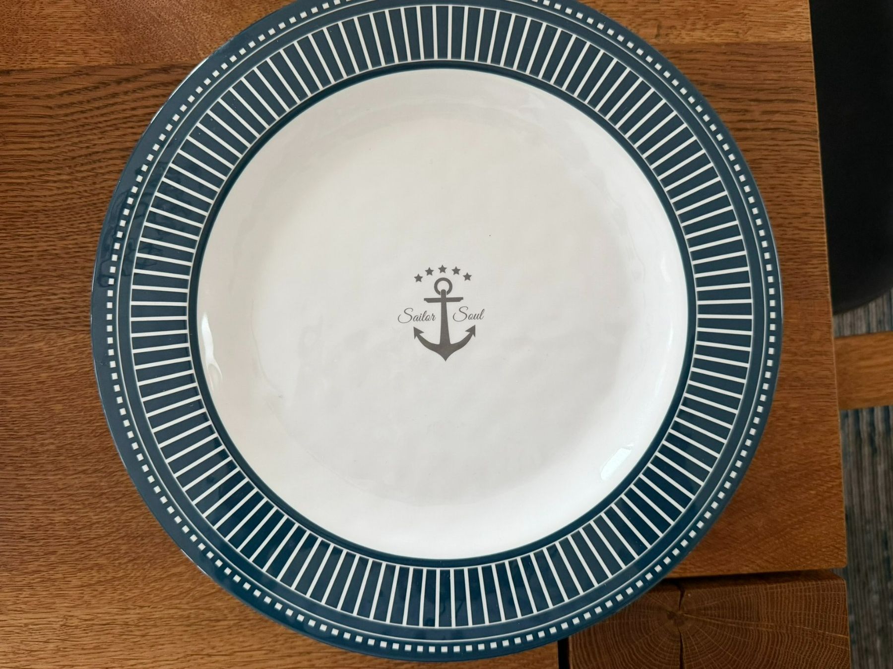 Services de table: Kunststoffgeschirr für Boot oder Pool – D'occasion à Stansstad par pet_gcb8 1