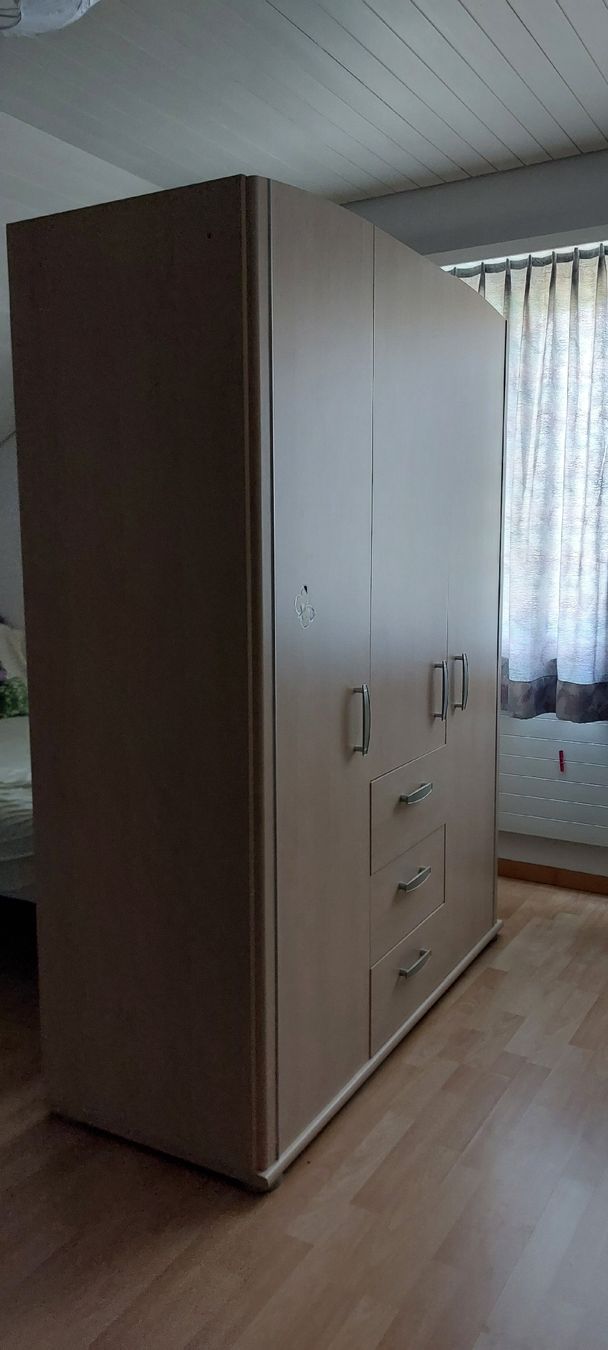 Armoires: Kleiderschrank – D'occasion à Rickenbach BL par chirsibaum 3