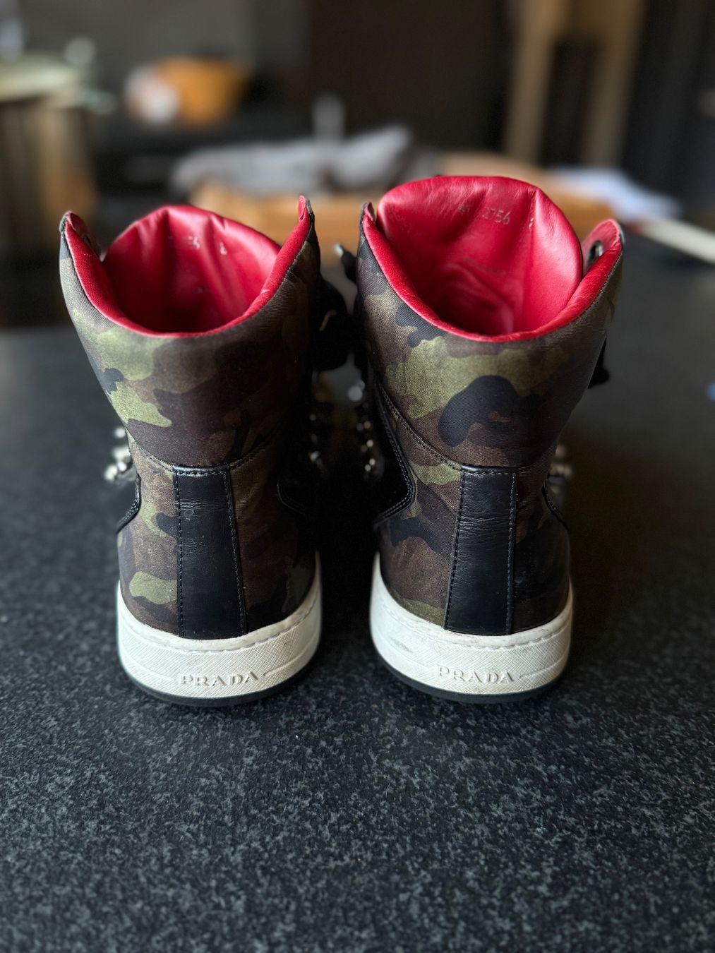 Prada Scarpe da uomo: Prada Camouflage Studded High-Top Sneakers Gr. 44 – Usato da Altendorf venduto da lba_kf6x 3