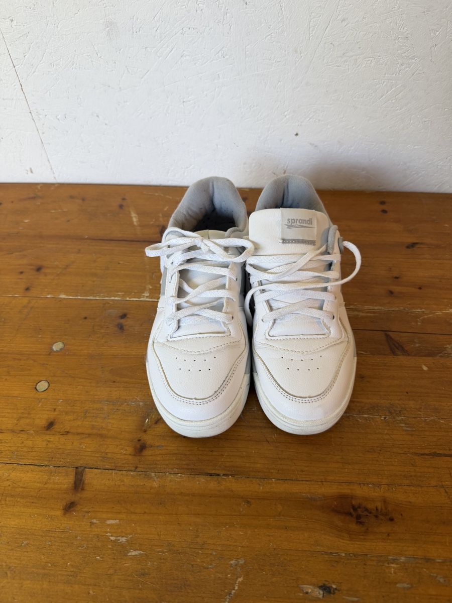 Scarpe da uomo: Sprandi Sneaker Weiss Grösse 36 – Usato da Gurmels venduto da SwissShop21