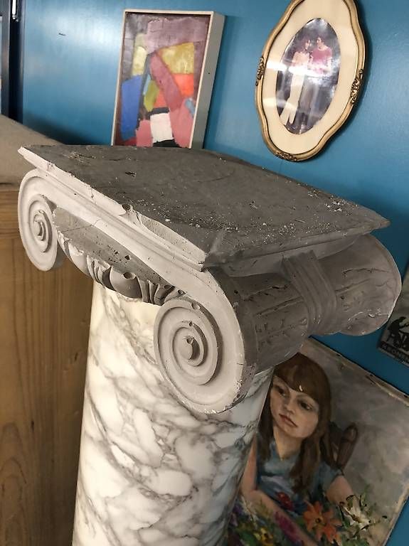 Sculture & Statue: Hohe Säule Gips grau in Marmoroptik – Usato da Malters venduto da WerkstattBurch 1
