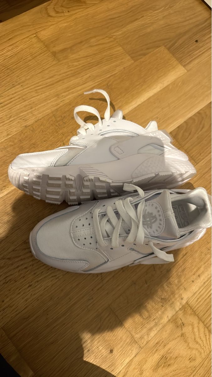 Nike Damenschuhe: Nike Sneaker Gr. 37.5 – Neu (gemäss Beschreibung) aus St. Urban von chiccodoro_hanigern