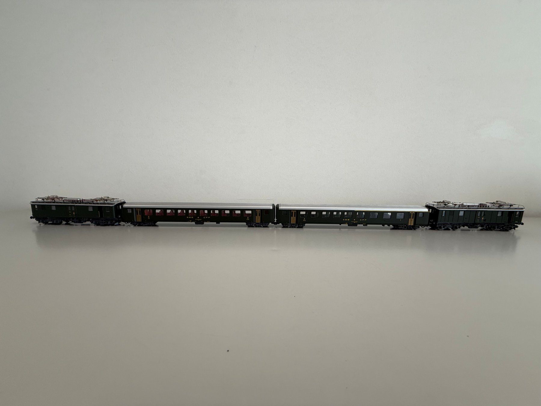 Roco Modellini di ferrovie: Zugset vierteilig "Sulgener Pendel" der SBB – Nuovo (secondo la descrizione) da Oftringen venduto da Pgi 1