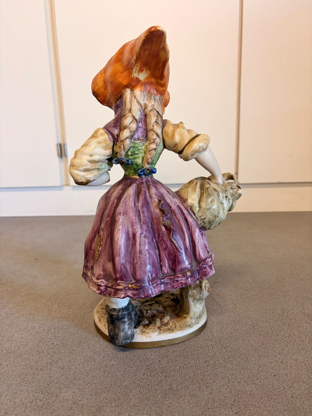 Statuette: Capodimonte Figur Mädchen mit Blumenkorb bunt – Usato da Hägendorf venduto da Kristian2005 1