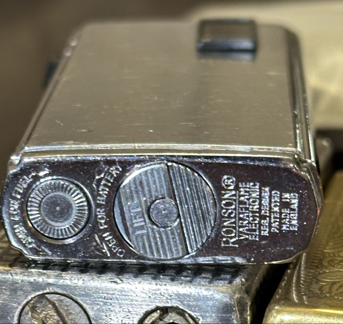 Dunhill Briquets: Lot 13 Feuerzeuge – Défectueux à Zürich par RatsTreasure 9