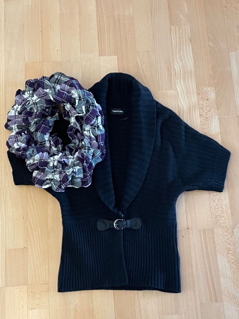 Taifun Kleiderpakete: Taifun Strickjacke-Pullunder/Grösse S/inkl. Rundschal – Gebraucht aus Winterthur von LESA1015