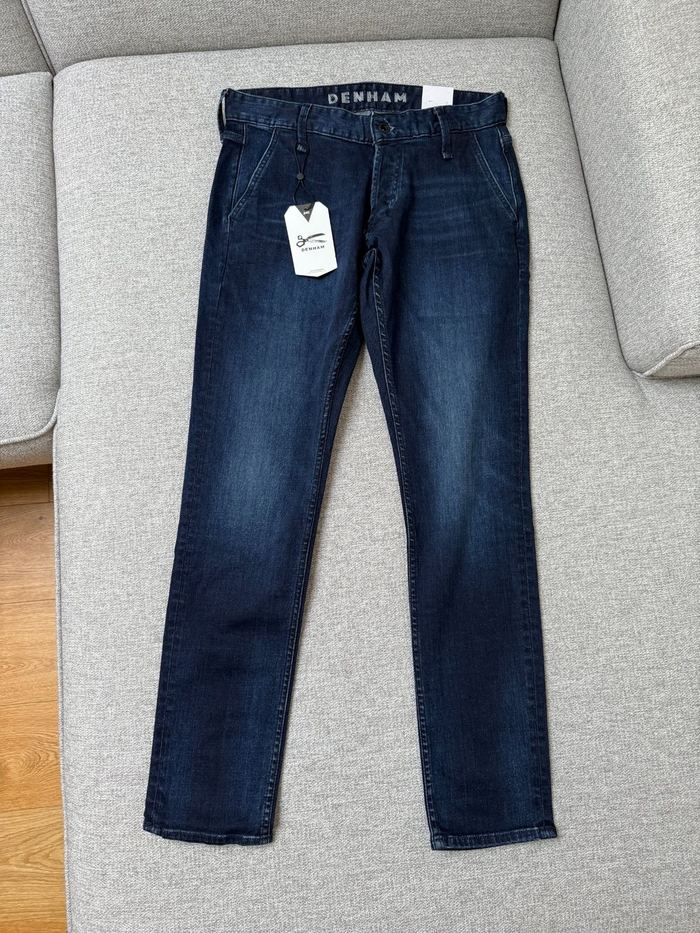 Jeans: NEU Denham Jeans, Grösse 30/32 – Neuf avec emballage d'origine à Biel-Benken BL par Aplus0