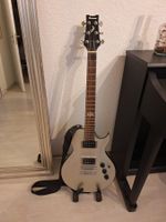 Ibanez E-Gitarre mit Verstärker, Kabel und Ständer