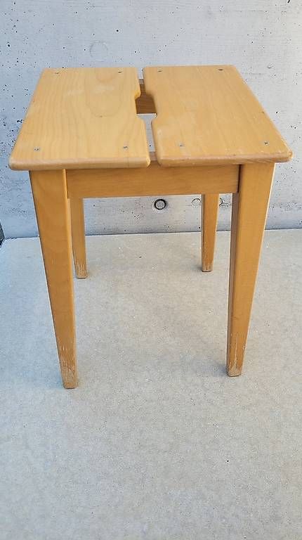 Sgabelli: Holzhocker massiv Vintage Hocker – Usato da Zofingen venduto da Loop_ReSale