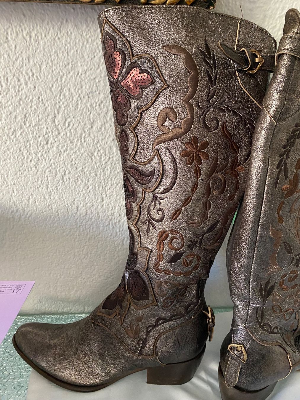 Damenschuhe: Wunderschöne Leder Stiefel mit Stickereien – Gebraucht aus Bern von Ninitto