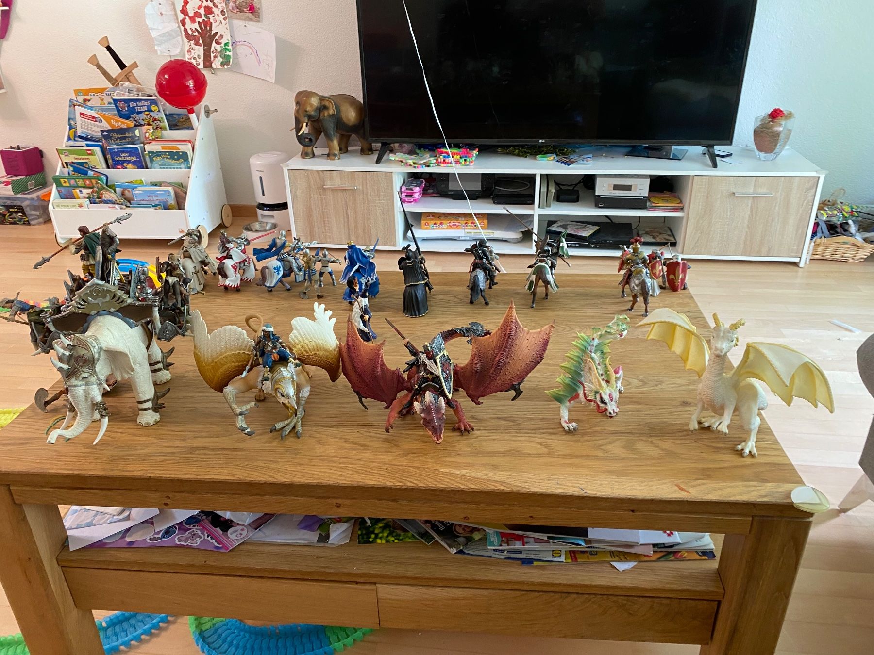 Schleich Figuren: Drachenfiguren Set mit Rittern guter Zustand – Gebraucht aus Obernau von YvesHeiz 7