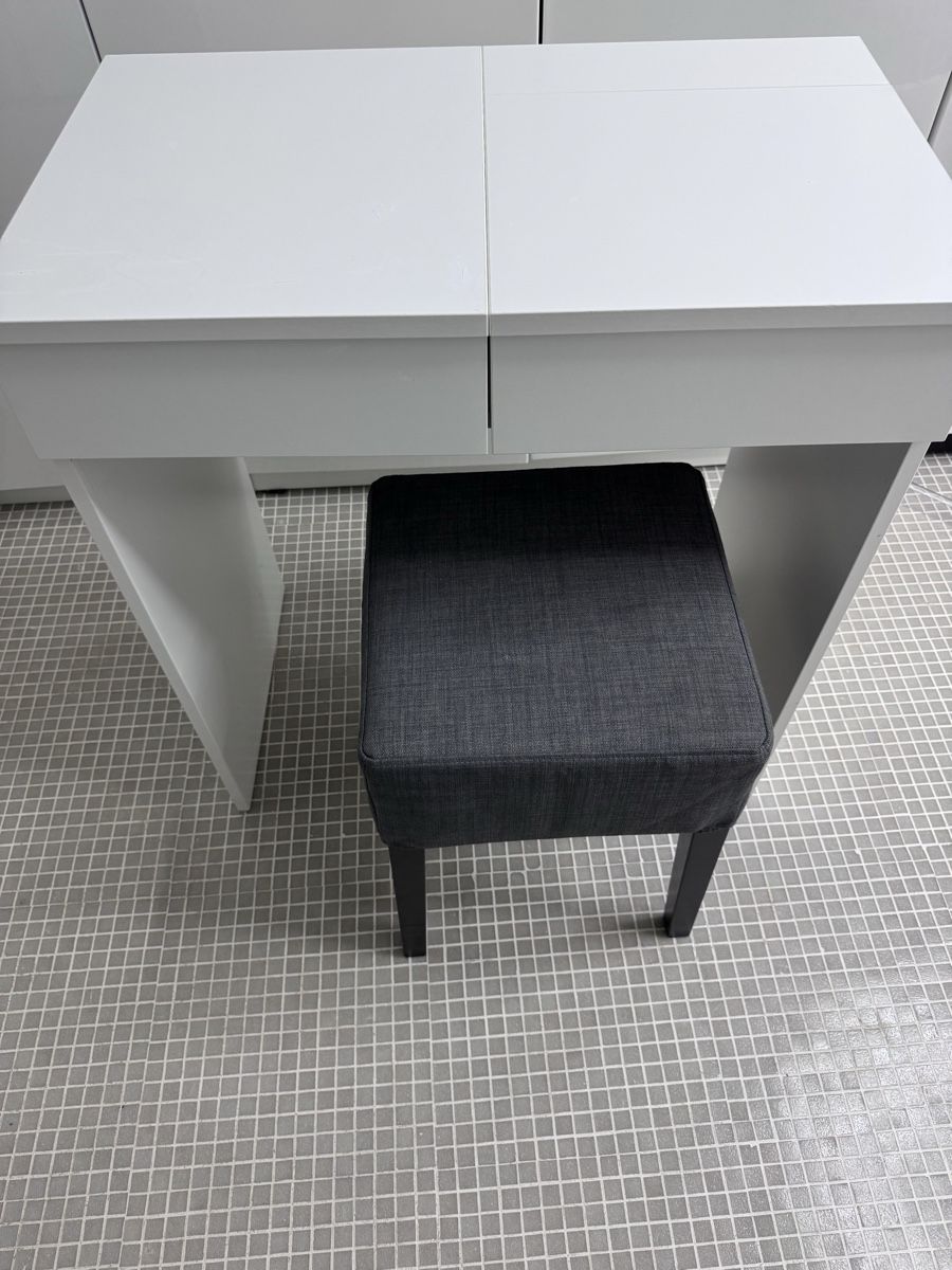 Ikea Schminktische: IKEA Schminktisch mit Hocker – Gebraucht aus Oftringen von Makeq 4