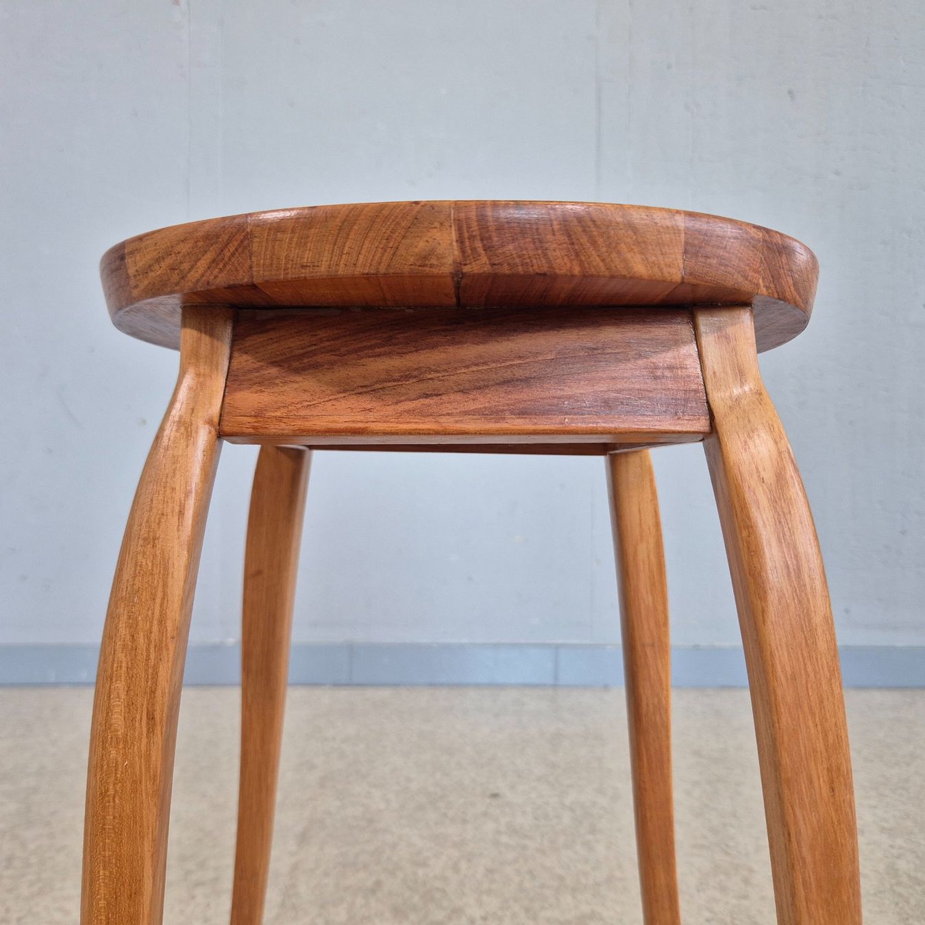 Tabourets: Hocker Holz Höcker Blumenhocker Blumentisch – D'occasion à Nottwil par Wondewa-Shop 4