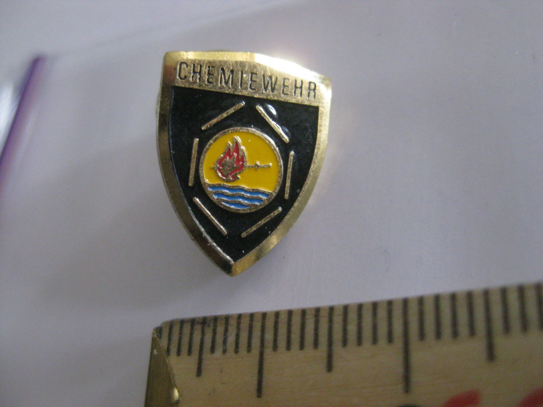 Placchette & Badge: Pin Feuerwehr Chemiewehr – Usato da Münchenbuchsee venduto da neuwertig-gespart 1