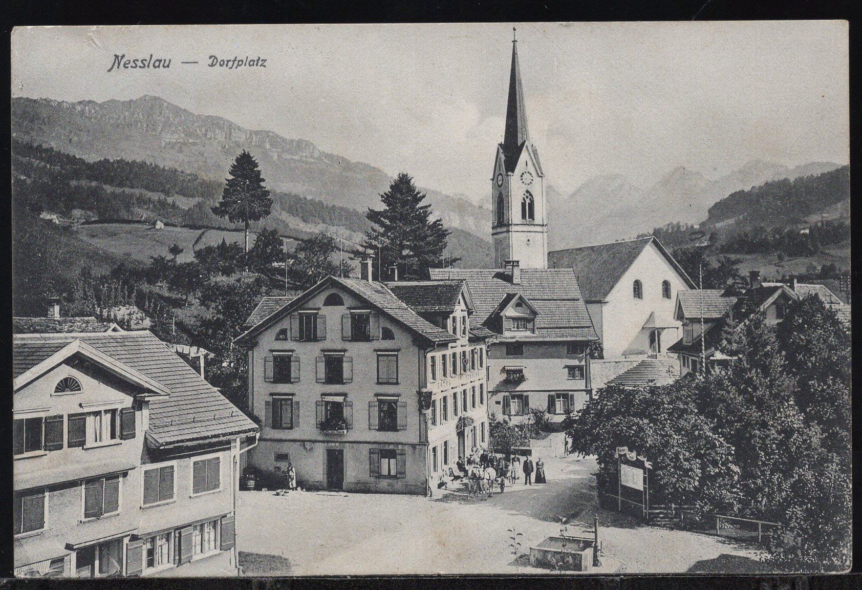 Cartoline postali: Nesslau - Dorfplatz   1907  belebt – Usato da Aarau venduto da kufi44