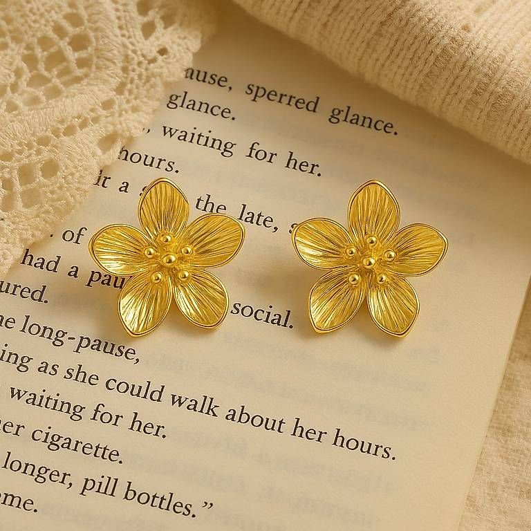 Orecchini pendenti & Orecchini a lobo: Boucles d?oreilles Fleur Dorée  Élégance au Naturel – Usato da Genève venduto da dre_gk92 1