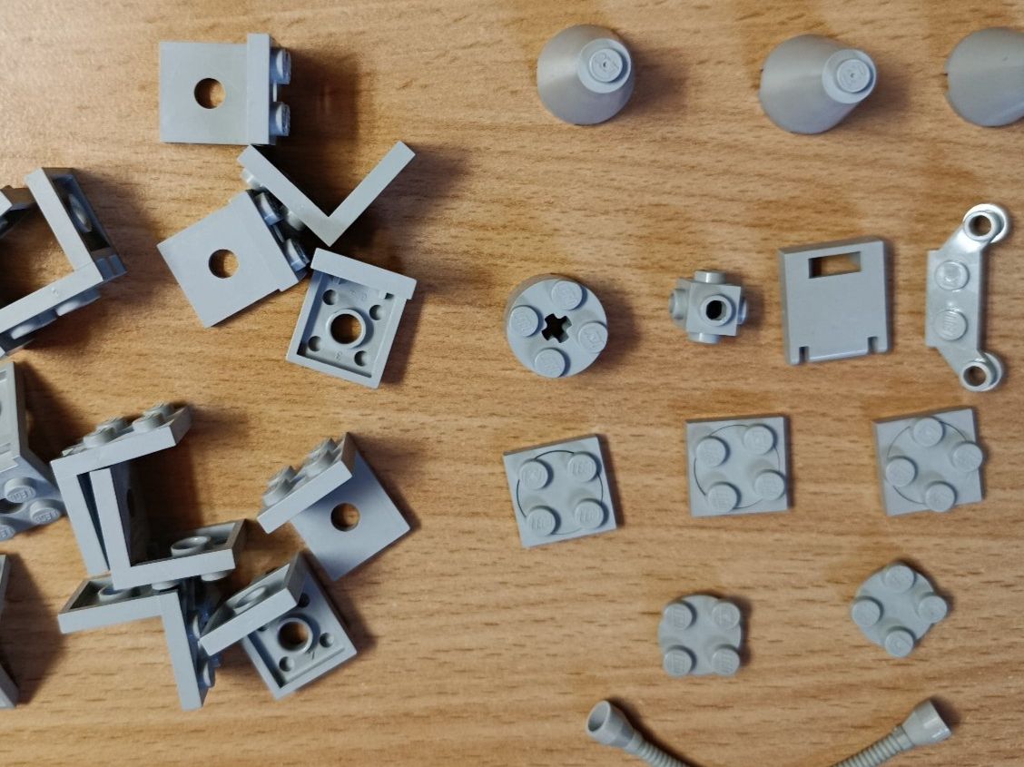 Lego Kit di costruzioni: LEGO Classic Space - diverse, hellgraue Teile – Usato da Muhen venduto da Legoholic 2