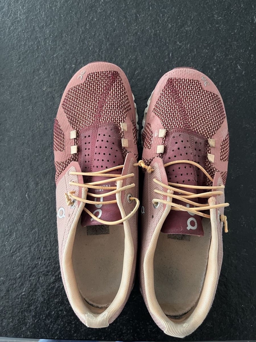 On Chaussures femmes: On Cloud 6 (3 Paare) – D'occasion à Hindelbank par fahne75 2
