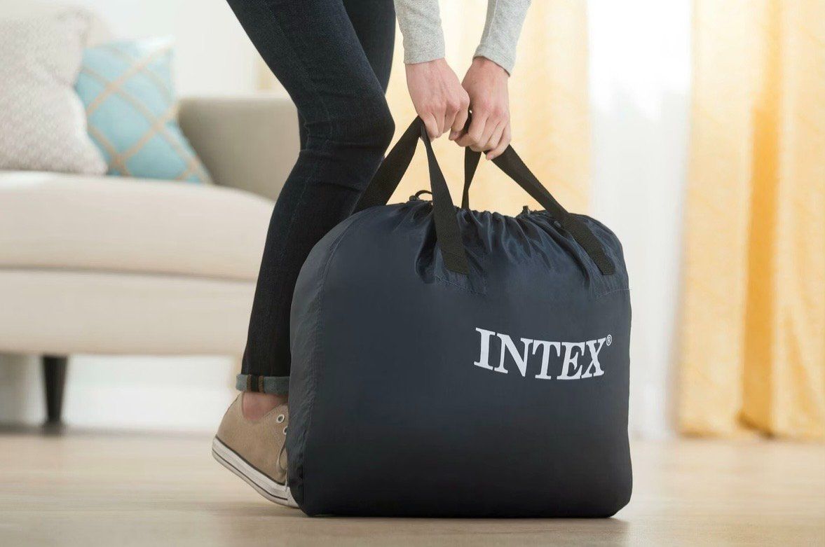 Lits: Intex Queen Supreme Luftbett, 150x200 cm – D'occasion à Tuggen par flyworld81 4