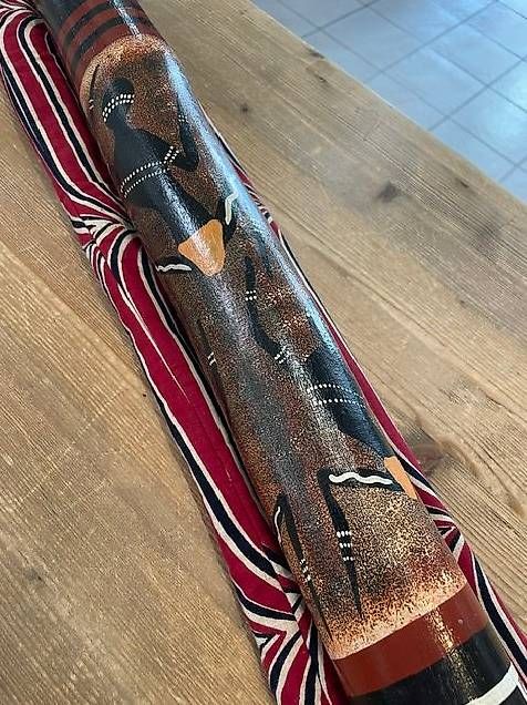 Instruments de musique: Didgeridoo mit Schutzhülle – D'occasion à Neuhausen am Rheinfall par galleria13 2