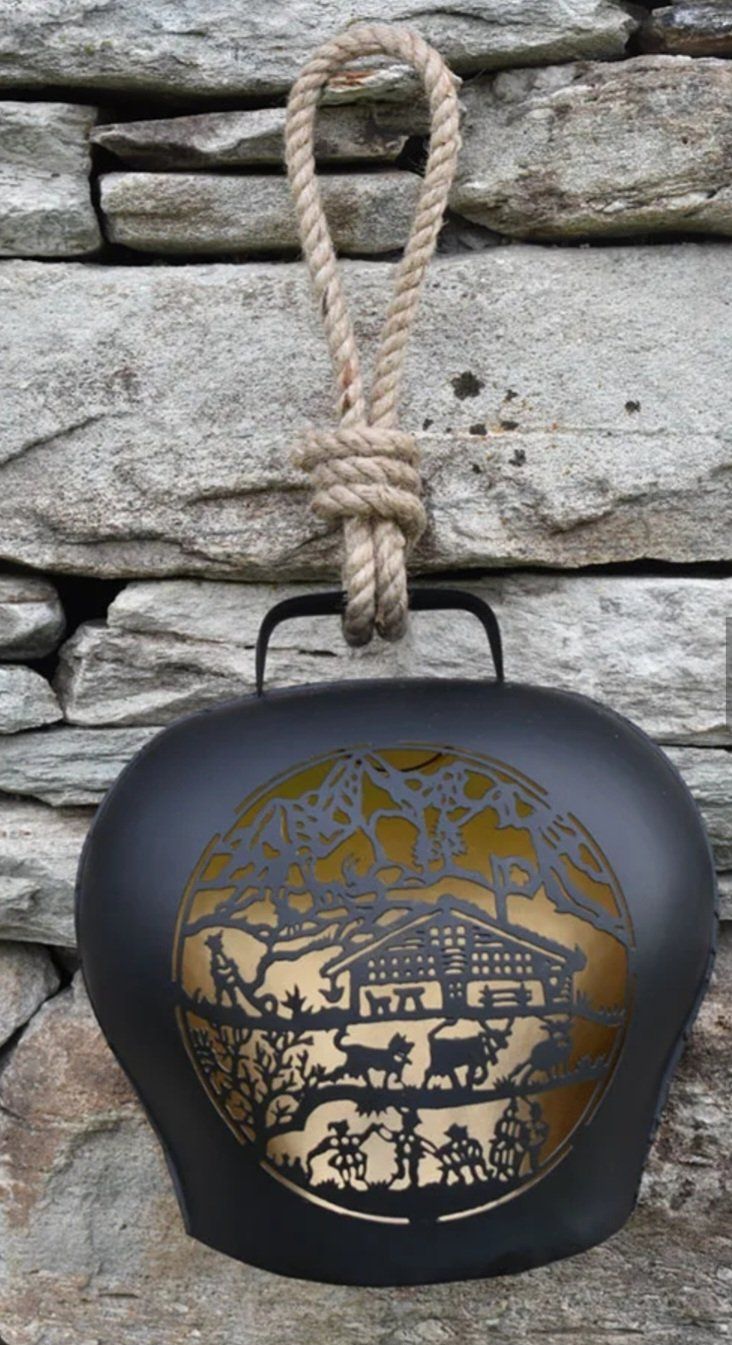 Campanacci mucche: Kuhglocke mit Scherenschnitt Höhe 15cm, Muster mit Kleberest – Nuovo (secondo la descrizione) da Wasen im Emmental venduto da Sandra189