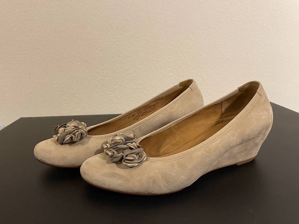 Scarpe da donna: Ballerines compensées daim beige Gabor T39 – Usato da Ecublens VD venduto da r0c_872m